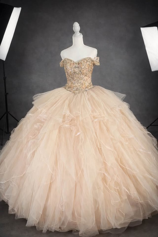 Champagne Elegance – Luxury Champagne Quinceañera Dress Rental
