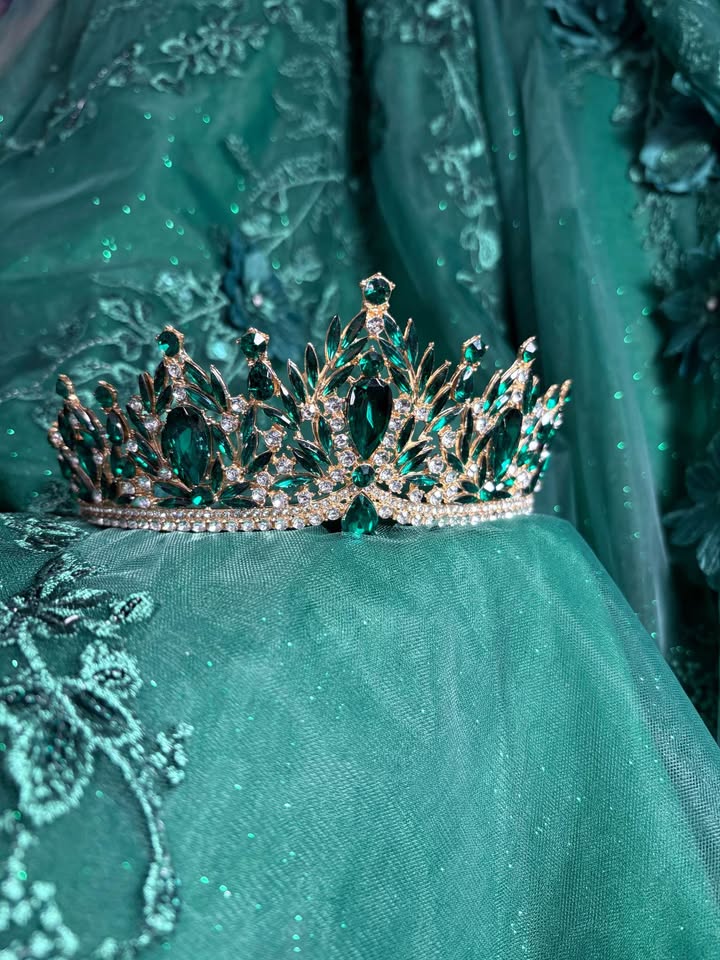 Emerald Enchantment – Luxury Green Quinceañera Dress Rental
