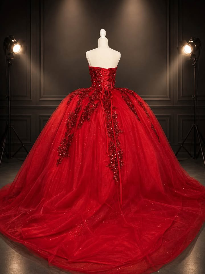 Scarlet Royale – Luxury Red Quinceañera Dress Rental